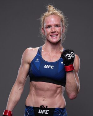 Holly Holm Instagram - Victory. UFC Fight Night San Antonio. ❤️ Thank you to all my fans!!! You all make this journey a really fun ride!!!