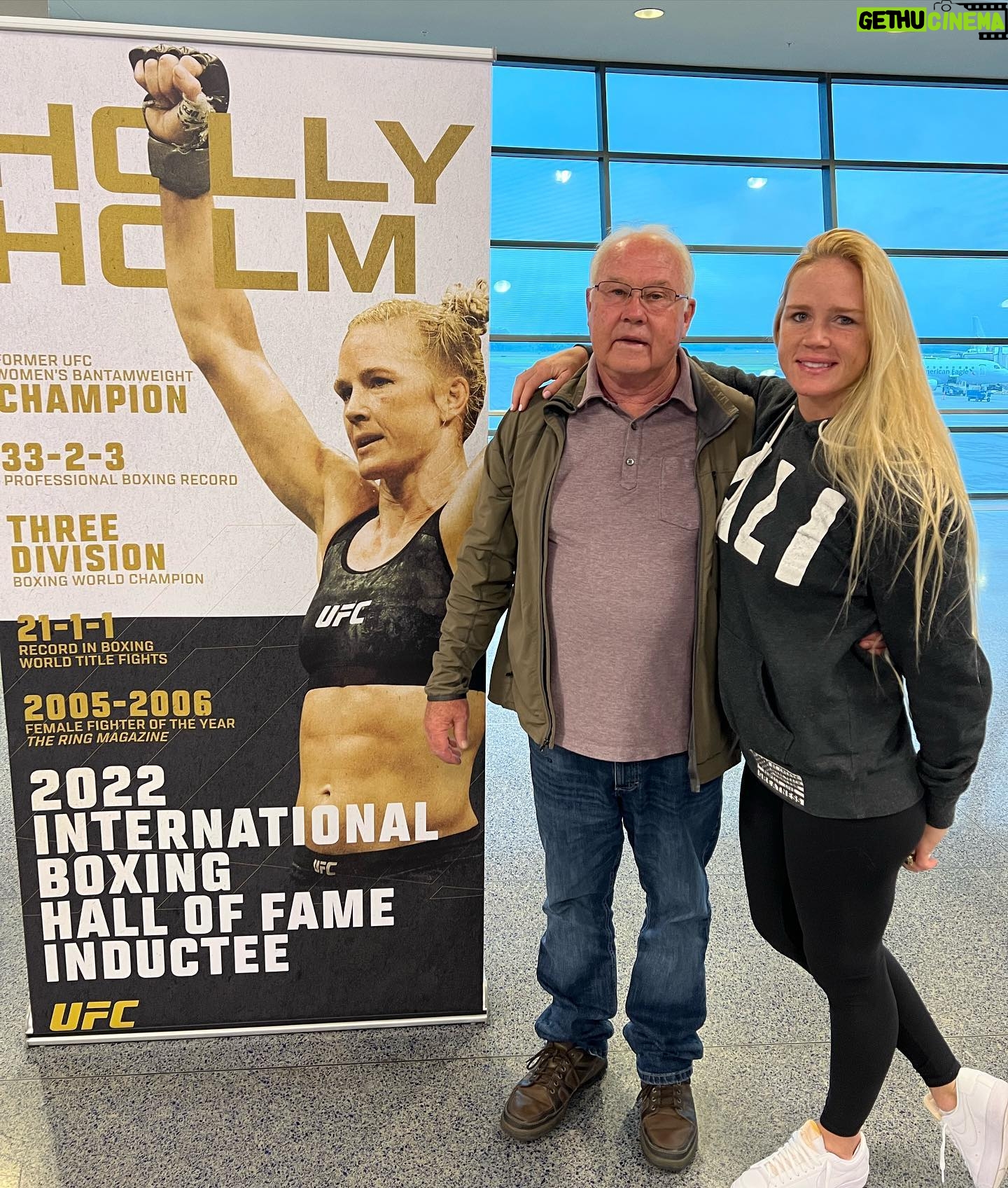 Holly Holm Instagram - Forever in my corner. Happy Father’s Day, pops. I love you so much.