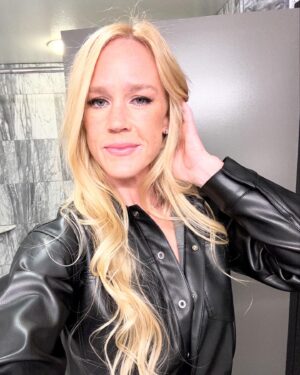Holly Holm Instagram - On our way. Press conference #ufc300 🙂
