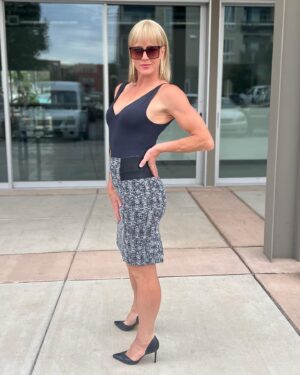 Holly Holm Instagram - I was wearing a wig for all or you asking if I cut my hair. Theme parties get me to go all in sometimes. Might as well post a few more snaps while we’re at it.  Maybe I’ll cut my hair short…hmmmmm….someday. Then again its highly unlikely because that would actually require me to style my hair on a regular basis. Clearly I don’t currently do that 😉
Thank you for the love! Hope you have a fantastic Monday!!!