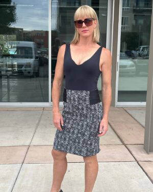 Holly Holm Instagram - I was wearing a wig for all or you asking if I cut my hair. Theme parties get me to go all in sometimes. Might as well post a few more snaps while we’re at it.  Maybe I’ll cut my hair short…hmmmmm….someday. Then again its highly unlikely because that would actually require me to style my hair on a regular basis. Clearly I don’t currently do that 😉
Thank you for the love! Hope you have a fantastic Monday!!!