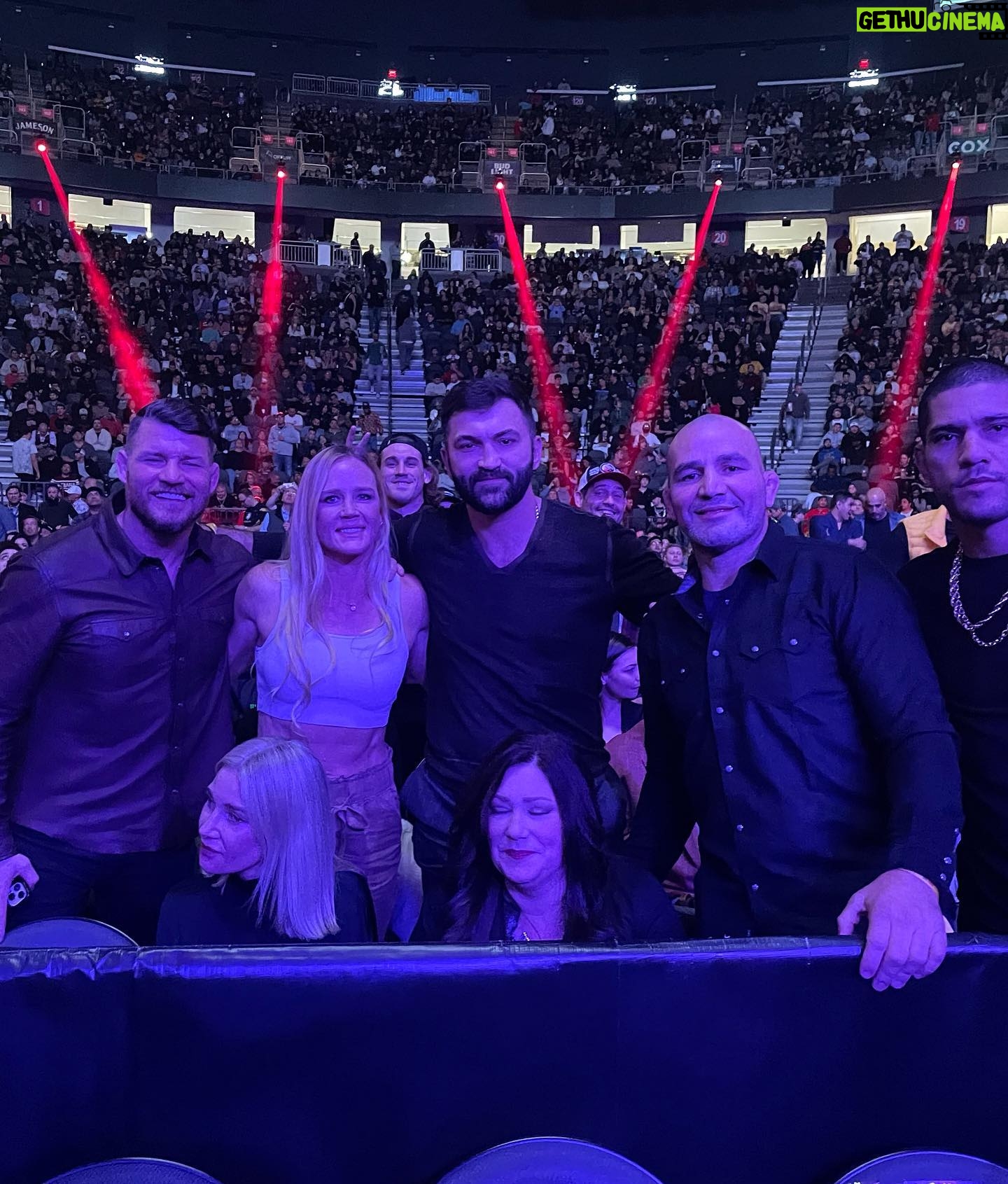Holly Holm Instagram - A few pics from #ufc282 . Always good to reconnect with friends near and far. I love sports! It brings people together in all forms of life.❤️Great to see @abreg_1 and I’m so happy for him and proud of his success. and and yes, @andreiarlovski is always this delighted to see me.