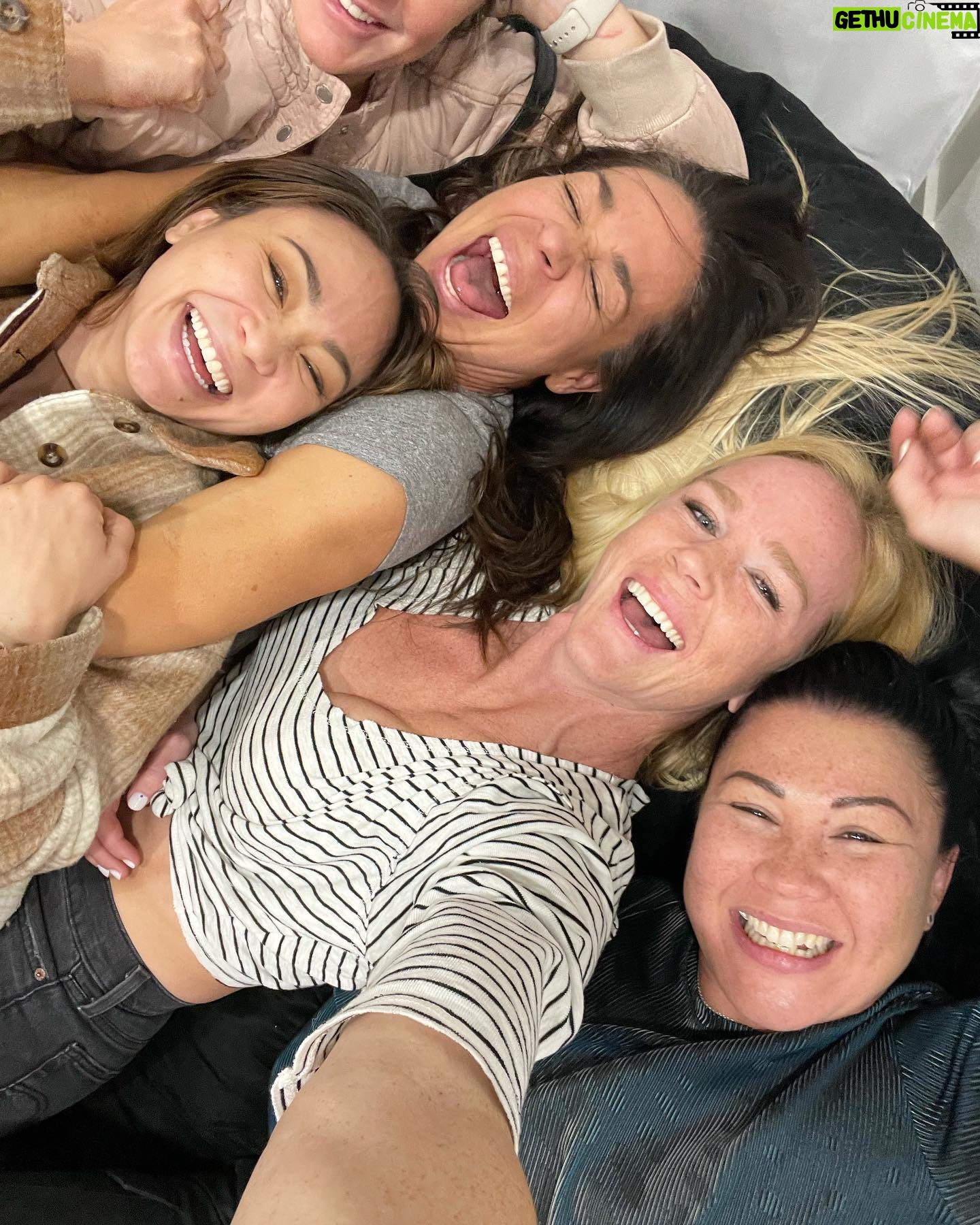 Holly Holm Instagram - Laughter is contagious. Iām blessed with these beauties. And I mean inside and out š Hope you all had a weekend full of joy.š