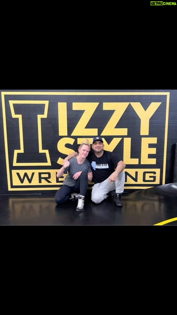 Holly Holm Instagram - Enjoying the wrestling grind this past week @izzystylewrestling ! Thank you to this amazing group of ladies for the hard work!! Let’s go!