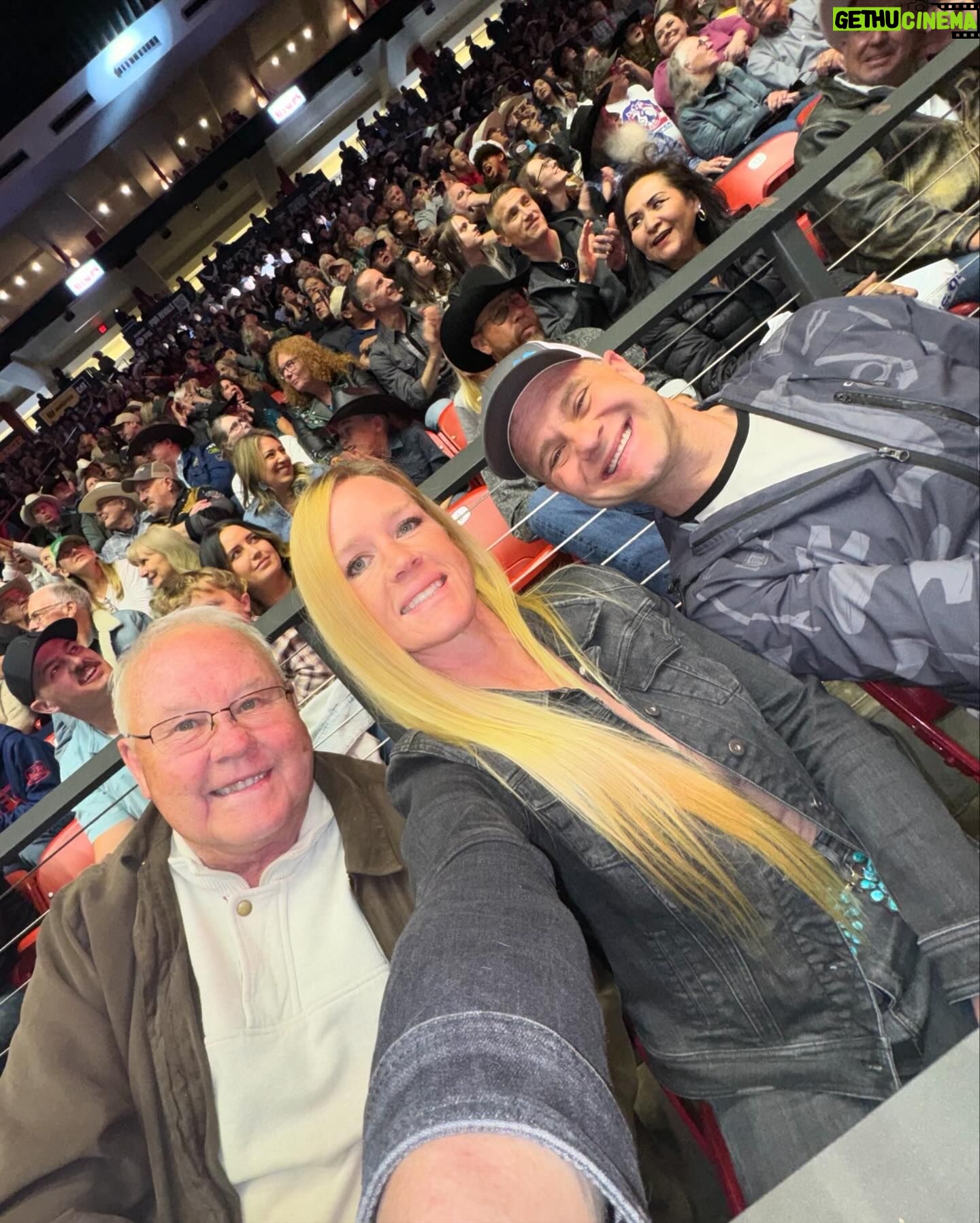 Holly Holm Instagram - The @pbr Ty Murray Invitational always delivers the best energy. Always representing God and country. An extremely tough sport and always done with much respect. Thank you to the cowboys who put it all on the line.. riders and bull fighters. It’s always an amazing experience.