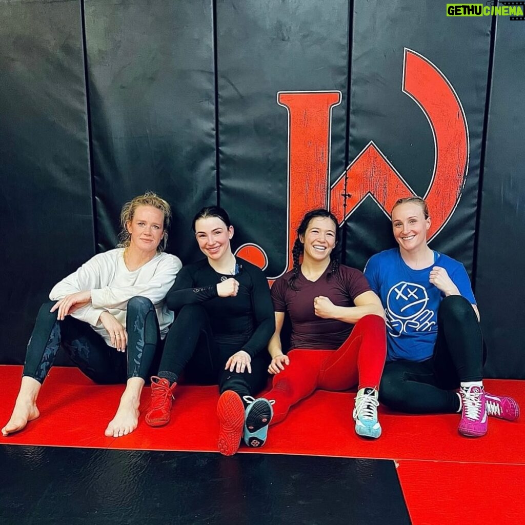 Holly Holm Instagram - Galentines day the @jacksonwink way.