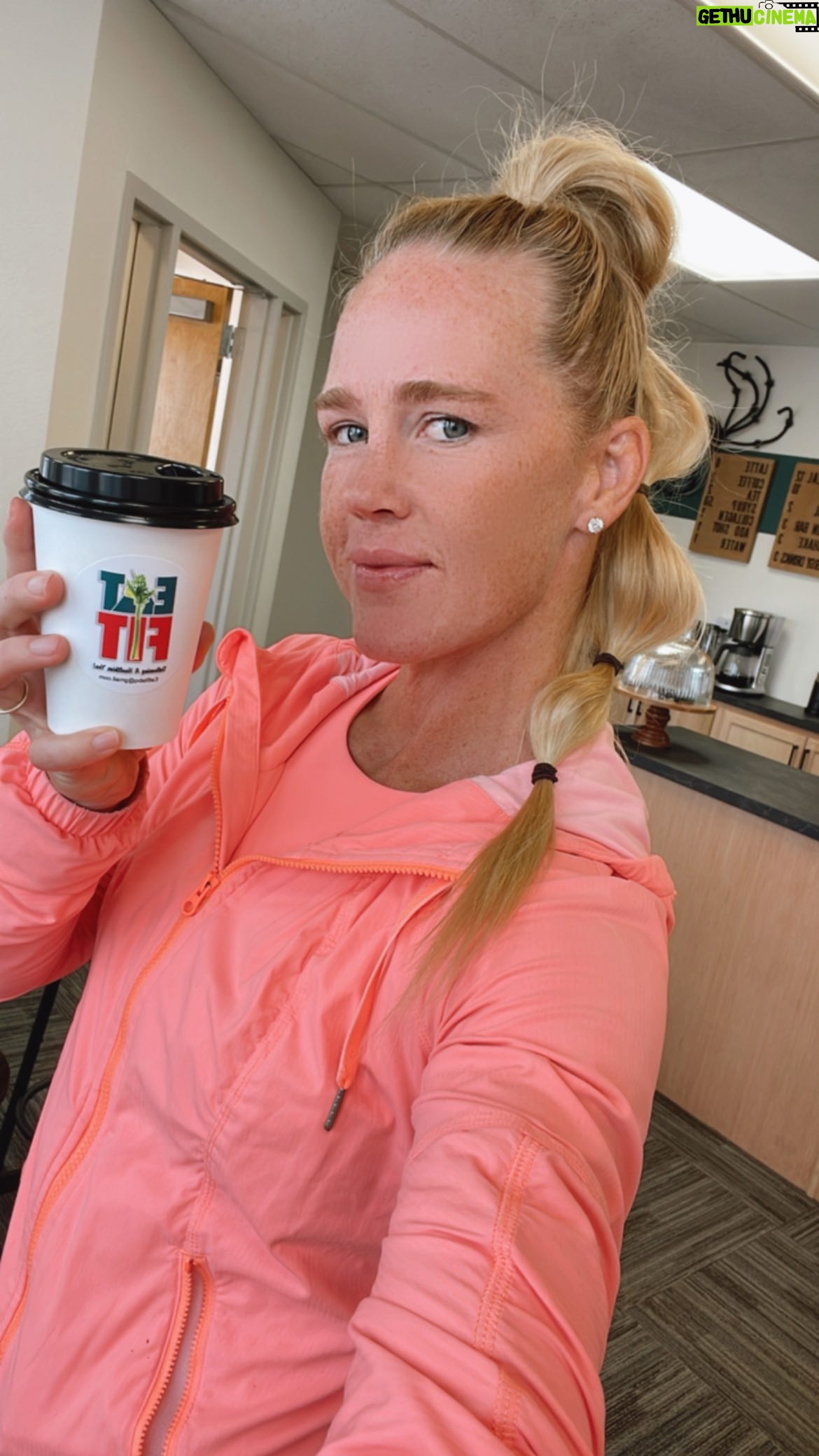 Holly Holm Instagram - When you finish your last set @teamturningpoint and know you still have a long day ahead of you…. @eatfitabq to the rescue!! Grabbed myself a coffee and a banana oat muffin. Full meals are here to grab and go as well so come check out the spot! 5620 San Francisco Rd NE, Ste E Albuquerque, New Mexico Mon-Thursday 7-11/4-7 Friday 7-11 Saturday 9-11