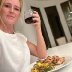 Holly Holm Instagram - Bon appetit. Chicken thighs and my favorite side dish (aside from fries), calabacitas. 🙂 If you aren’t from New Mexico and haven’t had calabacitas you definitely should give it a try. Squash, zucchini, corn, green Chile. With the optional onion. I don’t do onions. And as far as seasoning, I just use the basics- cracked pepper, Himalayan salt, garlic powder.