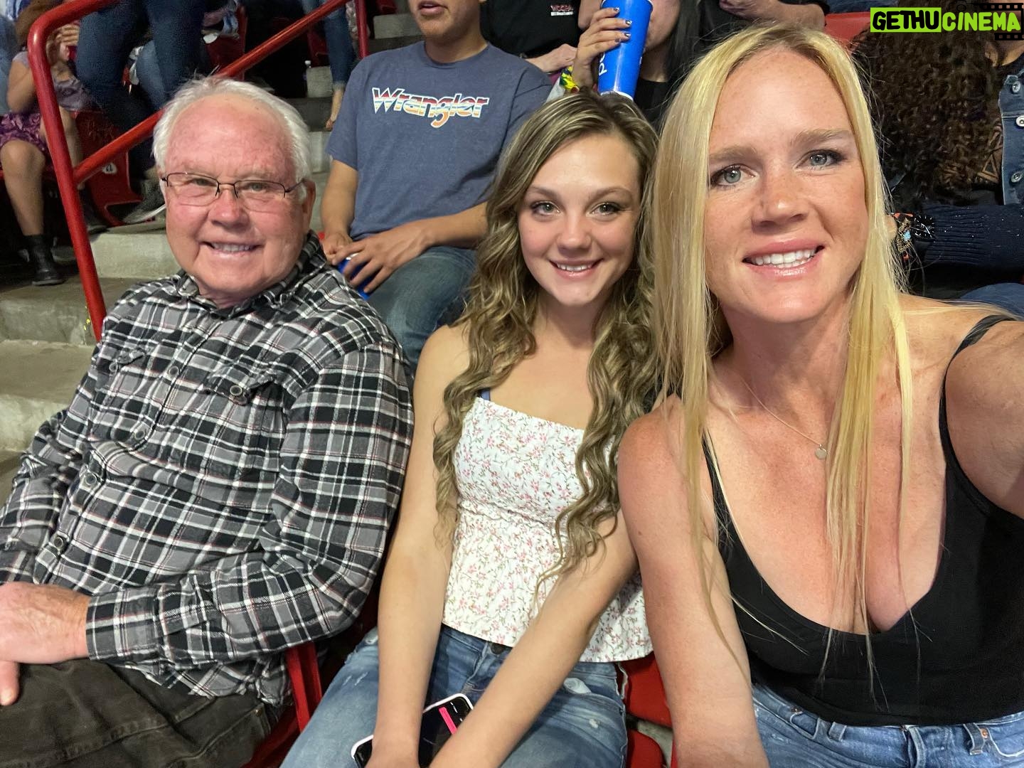 Holly Holm Instagram - @pbr is always the best spent with family and friends. ❤️