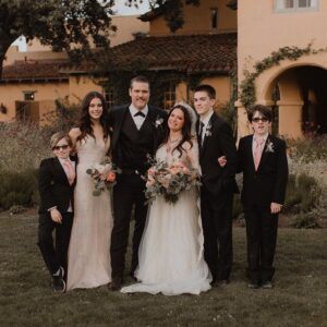 Holly Marie Combs Instagram - Since 3 is my lucky 🍀 number…. Happy Anniversary to the guy that hold us all together. #hollysmagicmike