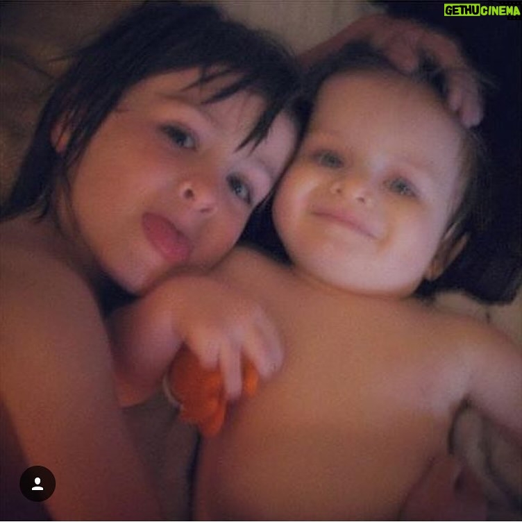Holly Marie Combs Instagram - Years will go fast. Nights will go slow. #happymothersday #dontblink