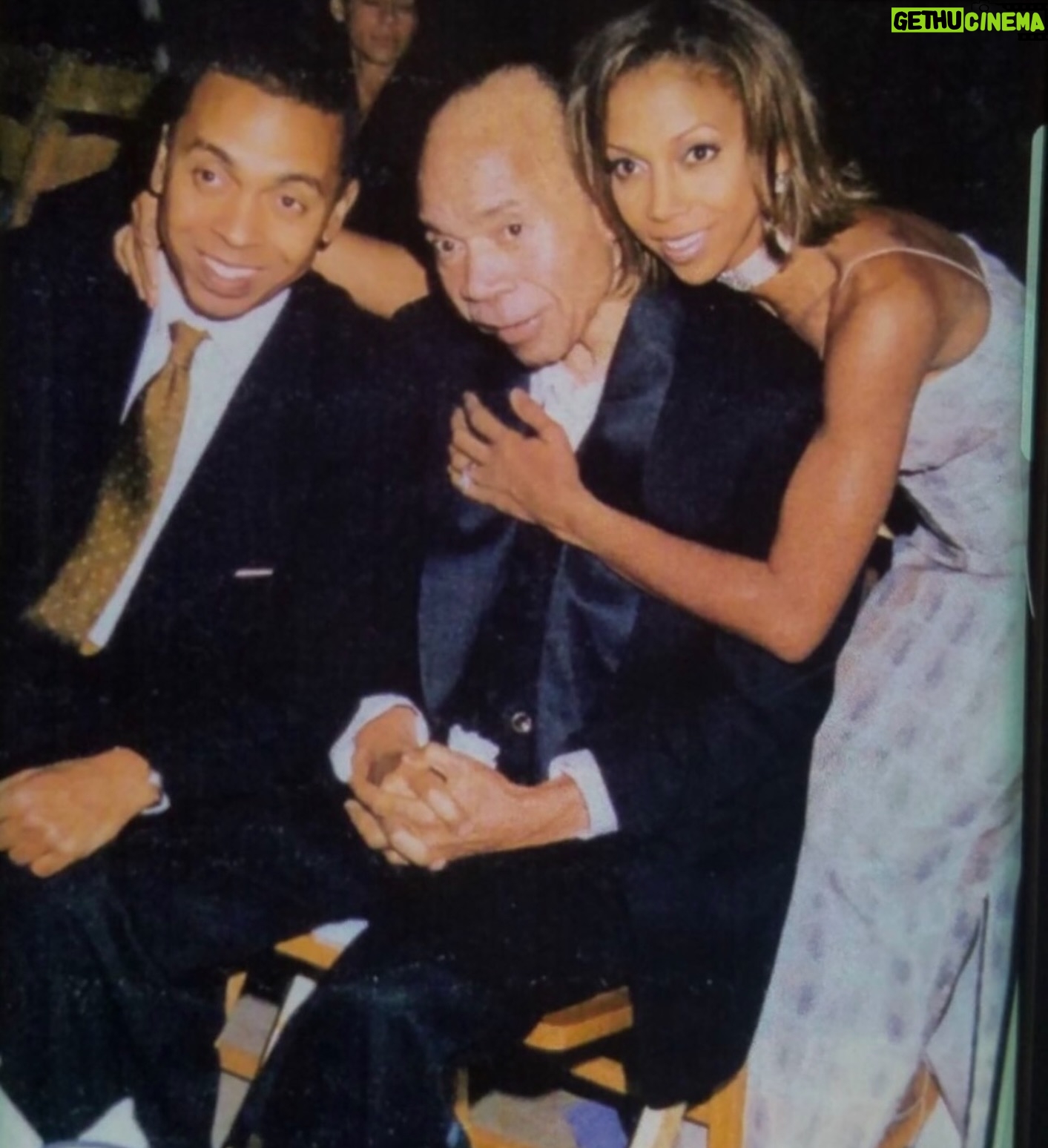 Holly Robinson Peete Instagram - Parkinson’s Disease struck twice in our family: My late dad and my brother. It’s a very tough thing to navigate but we know so much more now than we did when my dad was diagnosed in the 80s. Exercise is key. Keep moving! diet is critically important and there are many medical procedures and surgeries that are available today to alleviate symptoms. If you know/love someone with Parkinson’s, please learn as much as you can about this disease. if you are a caregiver for someone with #ParkinsonsDisease thank you and be sure to remember to care for yourselves! #worldparkinsonsday