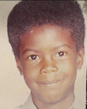 Holly Robinson Peete Instagram - That’s My Pisces Quarterback! Happy Birthday, Hun!! 🎂🎆🎶🏈
All my Love and Devotion is yours always and FO’ EVA! 
Till the RIMS fall off🤣 This 30 plus year journey with you has been a Godsend every last moment. ALL of it. Thank you for continuing to evolve and grow even though you’re an old dog🤣 Most of all thank you for your patience and unconditional love for me and your family—-You are loved and appreciated!! 🎂🎂🎂🎉🎉🎉💕💕💕🙏🏾🙏🏾🙏🏾 @rodneypeete9 #happybirthday #rodneypeete #pisces #piscesseason