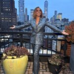 Holly Robinson Peete Instagram – “Newwww York is where I’d rather beeee!! 🎶
…I just adore a Penthouse view!🗽🏙️🍎
Darling I love you, but give me ____ ____”🎶 Iykyk 

…throwing it back to a super fun photo sesh with @rennyvasquez @makeupbyjohnmendez 
Suit: @pamellaroland 💓💓💓 #newyork #newyorkcity #nyc