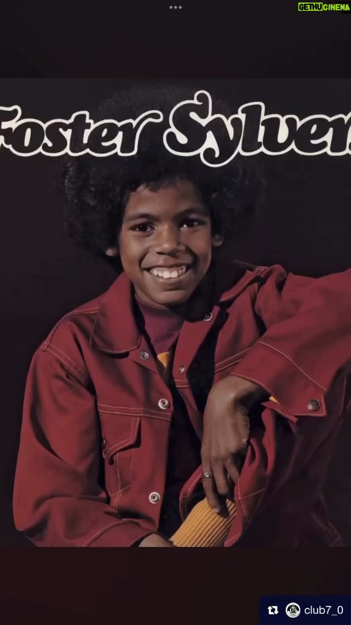 Holly Robinson Peete Instagram - #mancrushmonday when I tell y’all the obsessive crush I had on this boy when I was 11 was nothing nice. Foster Sylvers was the cutest thing I had ever laid eyes on- I got a chance to meet him and I went full Cindy Brady, when the red light went on 🚨 IYKYK 😍 Cutest boy EVER and his voice 🫠🫠 I had a full-blown case of #BoogieFever 🤒 #fostersylvers #thesylvers Repost from @club7_0 • FOSTER SYLVERS - Misdemeanor 1973