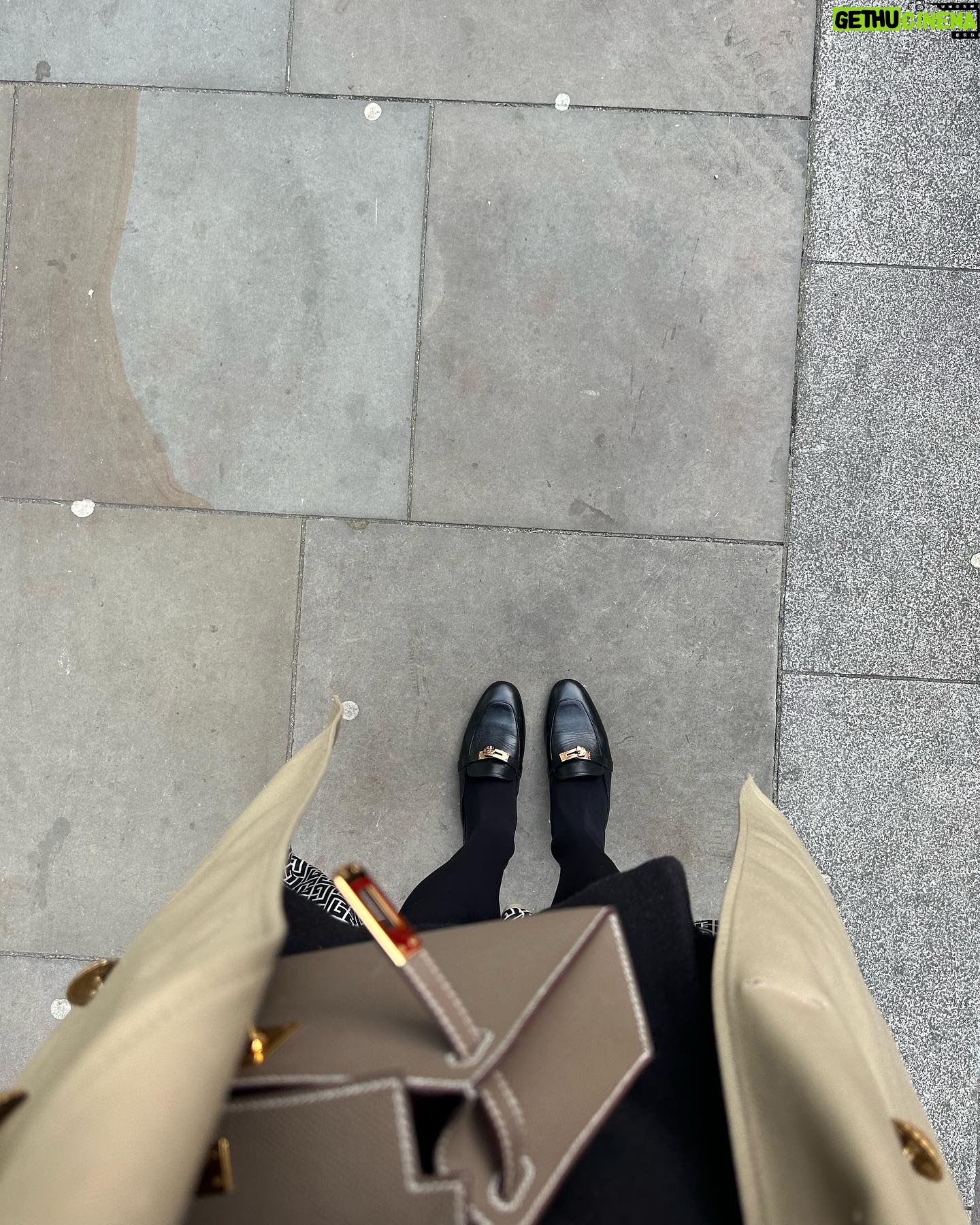 Holly Scarfone Instagram - I tell your girl to link me at the coffee shop