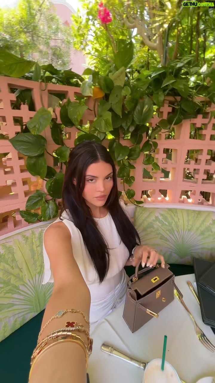 Holly Scarfone Instagram - Day in the life as a Beverly Hills housewife