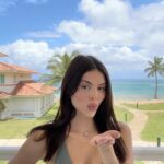 Holly Scarfone Instagram - beach day or beach slay???