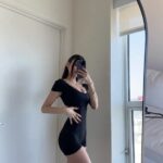 Holly Scarfone Instagram - feeling 🍑 y