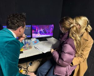 Holly Willoughby Instagram - When mums have to work mother’s day… so lucky to take my mini me with me … @dancingonice 💝🌸✨#dressrehearsal 🤍