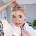 Holly Willoughby Instagram - Morning you gorgeous lot…I’ve been dyeing my own hair with @garnieruk Nutrisse 10.01 Natural Baby Blonde for almost 10 years so I thought I’d do a little video to show you how I touch up my roots! I also wanted to tell you guys about Nutrisse’s recent makeover too - it’s got a new, creamier no-drip formula (don’t forget to give that bottle a good shake!) and new colour boost technology to enhance my blonde even more. I love it! 💚 #GarnierUKI #GarnierNutrisse #AD
