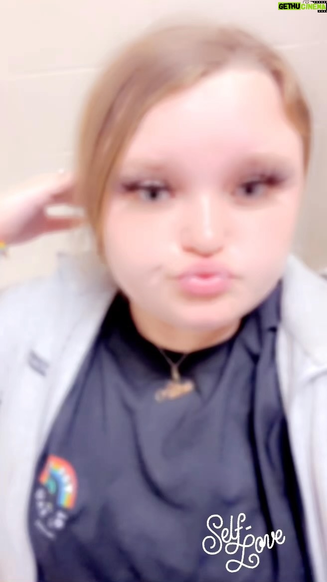 Honey Boo Boo Instagram - instagram account seeing more interaction than your banking account seeing any transactions, love to talk shit whole time i’m laughing i’ll never never a bum b**ch satisfaction 👏🏼!