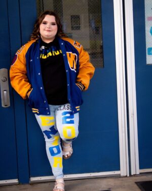 Honey Boo Boo Instagram - Grad pictures pt.2 🥹! I have less than 30 days until I graduate. I am so proud of myself and how far I have become there were points that I didn’t even think I would make it this far but I made it. 🎓