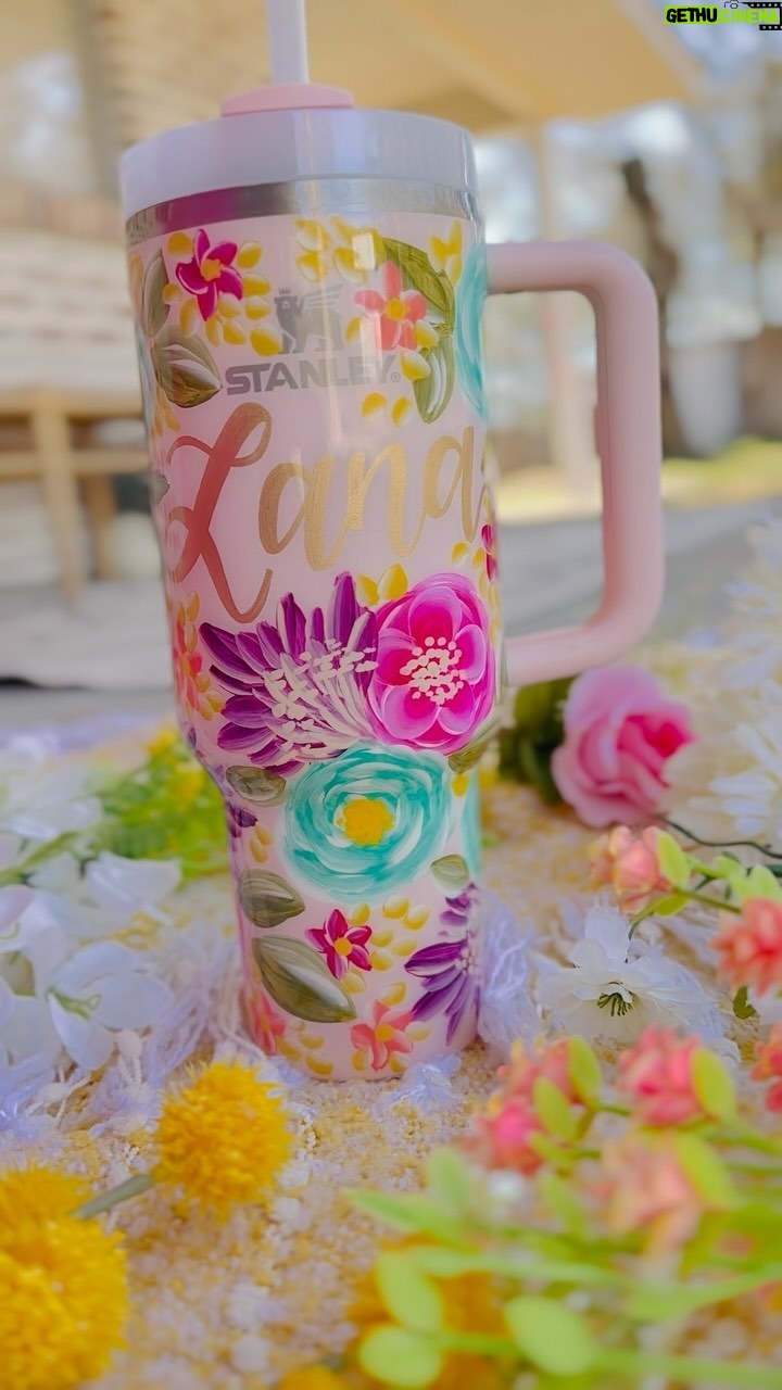 Honey Boo Boo Instagram - @honeybooboo custom @marlabraceydesigns Stanley!! How cool is that?!?? ππ Itβs going to be a BUSY week with a paint brush, AND another fun surprise! I also painted one of these for you guys!!! π Trust me, stick around π€ #paintedstanley #paintedstanleycup #stanley #stanleycup #honeybooboo #viralvideo #trendingreels #trending #viral