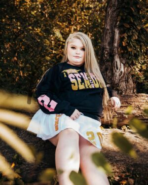 Honey Boo Boo Instagram - It's honestly so crazy to believe that I'm a senior this year. I've had so many disadvantages along the way but I've never let that stop me. I have so many people to thank for pushing me & making sure my head was on straight. There were plenty of times I felt like just giving you, I felt I couldn't do it anymore but something told me not to give up & I didn't. In a little over 6 months, I will walk across the stage to receive my diploma & I hope I made everyone proud of me, especially my nana that was looking down on me the whole way through & even if I didn't I will always be so proud of myself. 
Also everyone can say hey to your future neonatal nurse 🥰 
#classof2023 #seniorszn #imout 

Thank you @kellyleverettphotography for these beautiful pictures 💗!

💄- @slayedbymiraa._ 
👁 - @lashedby_dannii 
💇🏼‍♀️ - @tiasiaslays_ & @stizzygii