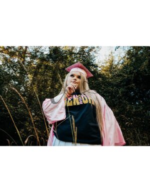 Honey Boo Boo Instagram - It's honestly so crazy to believe that I'm a senior this year. I've had so many disadvantages along the way but I've never let that stop me. I have so many people to thank for pushing me & making sure my head was on straight. There were plenty of times I felt like just giving you, I felt I couldn't do it anymore but something told me not to give up & I didn't. In a little over 6 months, I will walk across the stage to receive my diploma & I hope I made everyone proud of me, especially my nana that was looking down on me the whole way through & even if I didn't I will always be so proud of myself. 
Also everyone can say hey to your future neonatal nurse 🥰 
#classof2023 #seniorszn #imout 

Thank you @kellyleverettphotography for these beautiful pictures 💗!

💄- @slayedbymiraa._ 
👁 - @lashedby_dannii 
💇🏼‍♀️ - @tiasiaslays_ & @stizzygii
