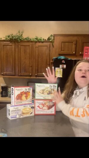 Honey Boo Boo Instagram - I have been on a weight loss journey this year and I’m really trying to watch what I eat. I had to share some low carb, high in protein super easy meals I found @realgoodfoods !! I am so busy with school I have very little time to cook a healthy meal, @realgoodfoods are so quick and delicious it tasted like a home cooked meal. #realgoodfoods
