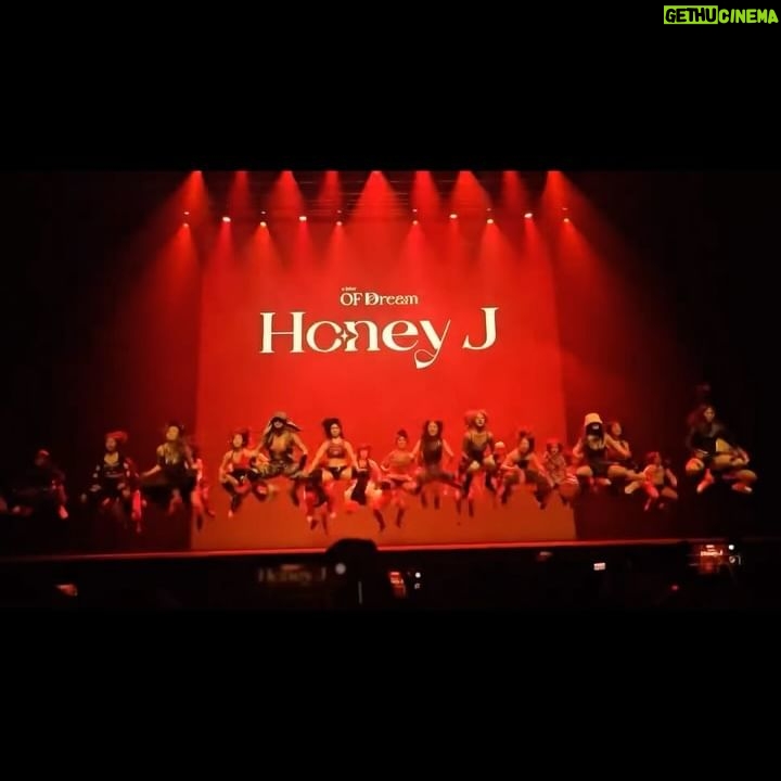 Honey J Instagram - #teamHoneyJ #winterofdream 긴말안할게. 멋있었어 다들. 고맙다 단톡만들면 초대하덩가~~~🙄(💗)