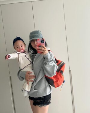 Honey J Instagram - 러브랑 엄마랑👭 등하원룩 모음집💗