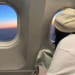 Hong Hyun-hee Instagram - 준범아 엄마아빠 일하러 가는거얌✈️ 준범이 낳고 처음으로 둘만 떠나는데 힝 ..... 근데 나왜 샴페인들고 웃고있🤪 자...자유...시....간(?) (울엄마 울어머님 감사해용 살앙해용 ♥️)