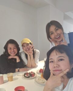 Hong Hyun-hee Instagram - 금쪽같은 내사랑 언니들♡ 힐링타임 준범이 사랑듬뿍받은날 😍