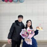 Hong Hyun-hee Instagram – @sooo0__0 정말 한땀한땀 세상에 한벌뿐인 드레스 
힐 보단 운동화 ~혀니스타일 ♡ 
김실장님 2024년에 더더더 대박납시다 언니가 잘할께😍
상워니 안본부장님도 감사🤩
2023년 모두들 감사했습니다.😍 마무리 잘하자 으짜
@aluu_minseon 
@aluu_hanhyunjae85 
예쁘게 꾸며 주셔서 감사해윱😁