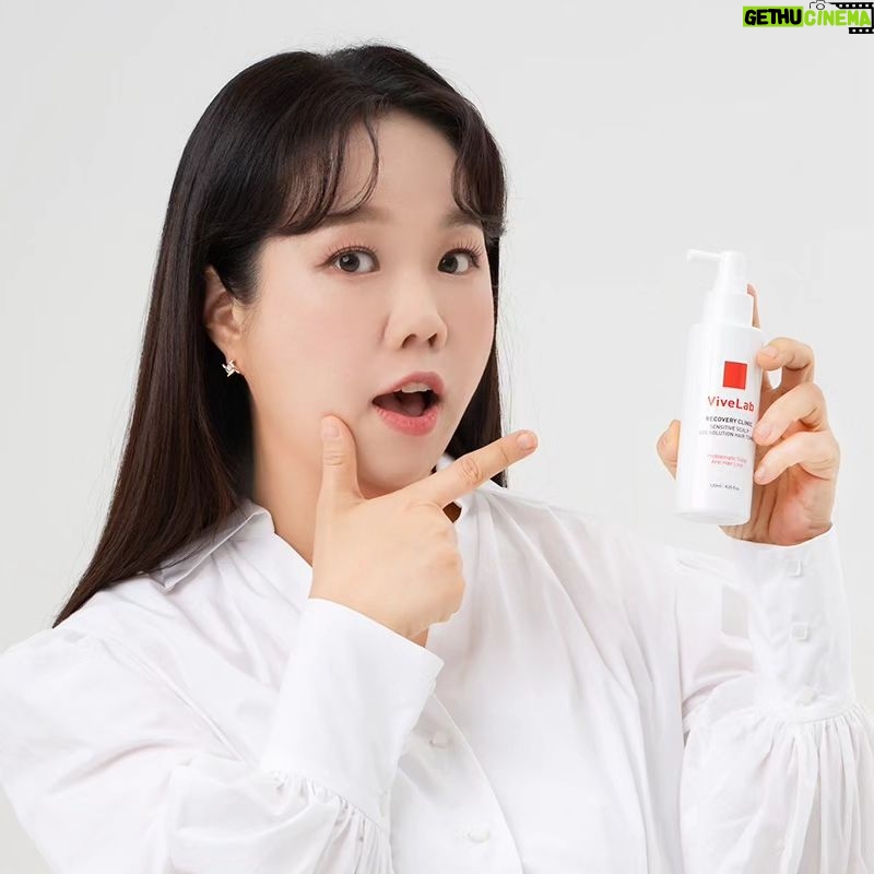 Hong Hyun-hee Instagram - 바이브랩 모델이 되었답니다^^ 출산후 머리카락 바이브랩 덕분에 지켰네요 ㅋㅋㅋㅋㅋㅋㅋㅋㅋㅋㅋㅋㅋㅋㅋㅋㅋㅋㅋㅋㅋㅋㅋㅋㅋ 속눈썹 영양제도 꾸준히 함께 써보아요♡ #눈이예쁜 혀니 @vivelab.kr