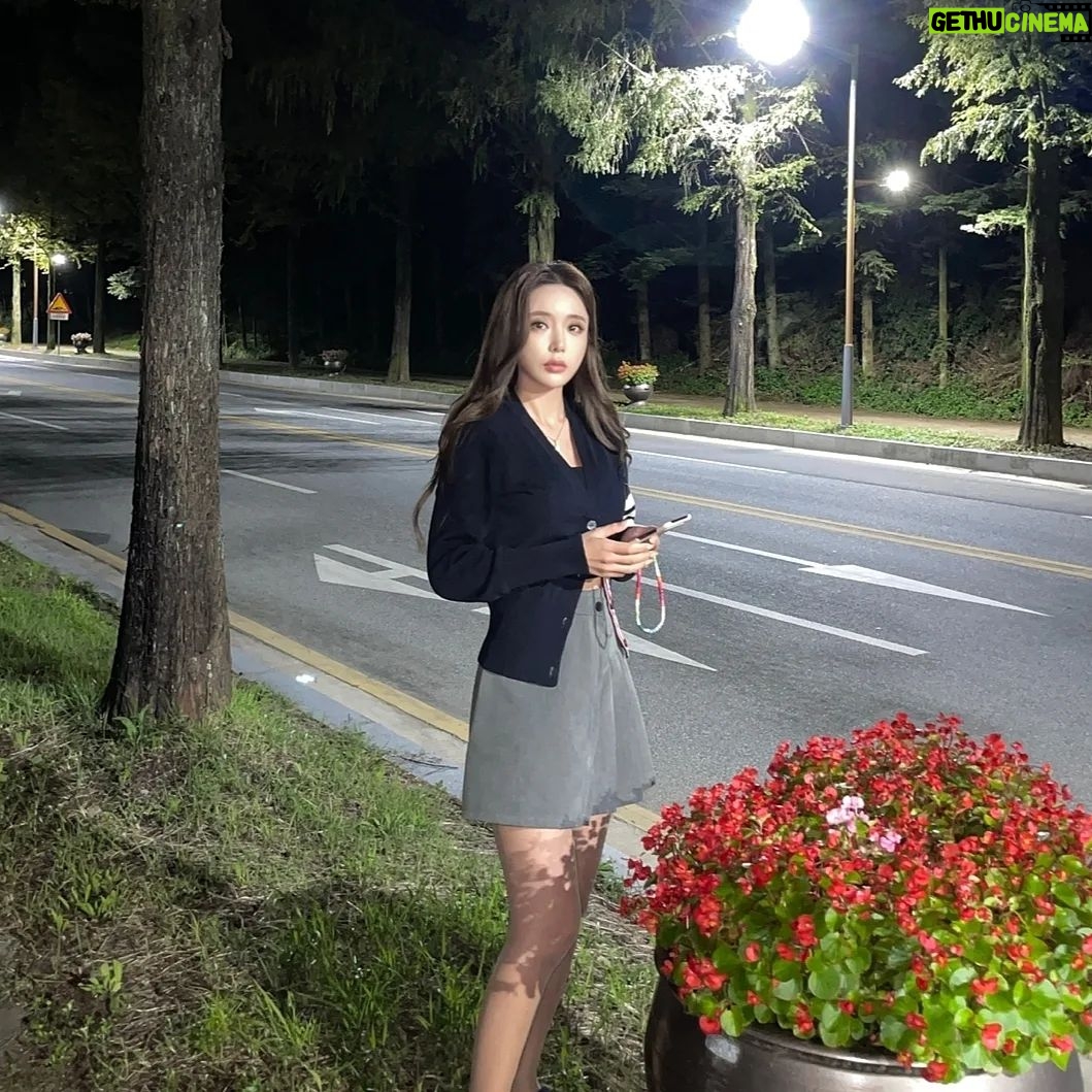 Hong Jin-young Instagram - 모두들 남은 연휴도 행복하게 보내세요오♡