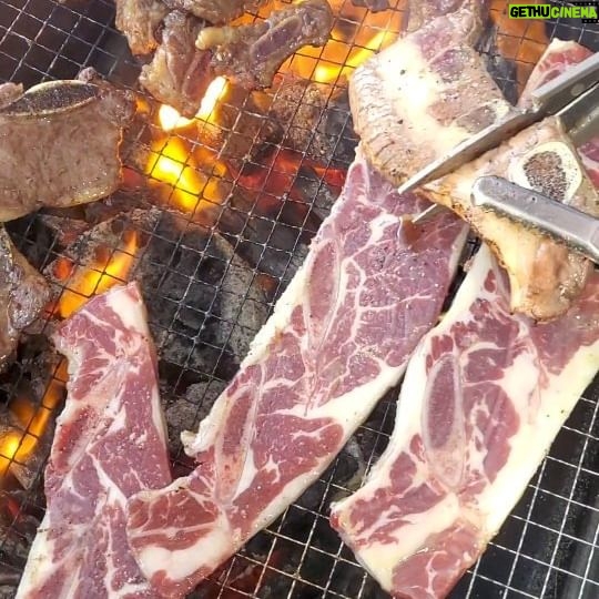 Hong Jin-young Instagram - 이번 크리스마스는 울회사 식구들과 함께♡