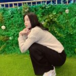 Hong Jin-young Instagram - 앞머리 있으면 없고싶고 없으면 있고싶고 #갈대야갈대내마음은갈대🌾☺️