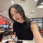 Hong Jin-young Instagram - 여긴어디 #thailand #싸와디카🙏