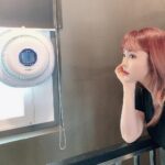Hong Jin-young Instagram - #광고 #딱봐도광고 광고사진은 무심한듯 툭찍는거라고 누가그러던데 #이츠미ㅋㅋㅋ 요번에 사무실이랑 까페에 새롭게 설치한 #헤파람 청정기^^ 요게 외부 공기를 자동 환기장치가 필터링해줘서 #공기정화 를 해준다고 합니당^^ 특히 요즘같은날 그냥 창문 열기에는 미세먼지 때문에 조금 찝찝한느낌은 어쩔수없..^^ 근데 요 공기청정기는 창문을 안열고도 환기도 되구 정화도 된다고 하네요오옹 #득템쓰ㅋㅋ 제 카페 #원투앤티 에도 설치되어있으니 안심하시구 마니마니 놀러오세용♡ #환기청정기 #공기청정기 #헤파람 설치하고 #휘파람 #룰라랄라^^