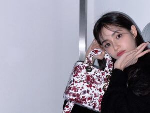 Hong Su-zu Instagram - @Dior #Dior #광고