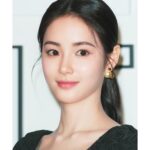Hong Su-zu Instagram - 🙆🏻‍♀️🖤👗💍👠 @dior