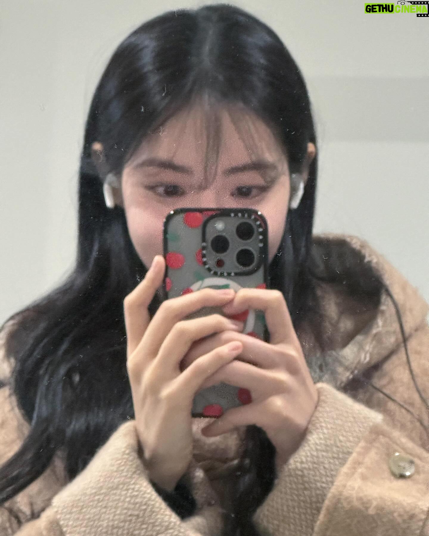 Hong Su-zu - 47.6K Likes - ģŖ¼ė ė¦ģģ§ė§ 걓ź°ķź³ ķė³µķ 2024ė
볓ė“ģźøø!! šš»āāļøš©·