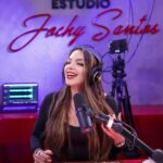 Hony Estrella Instagram - Buenos días. @hony_estrella el control que necesito en mi vida 😢 Sintoniza Alofoke.FM #EstoNoEsRadio