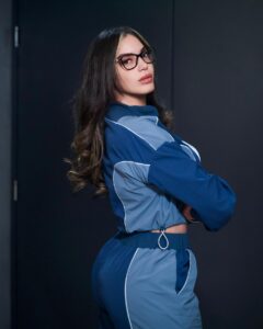 Hony Estrella Instagram - Me sentía mucho más bonita hoy 🤓 @modaholicthestore