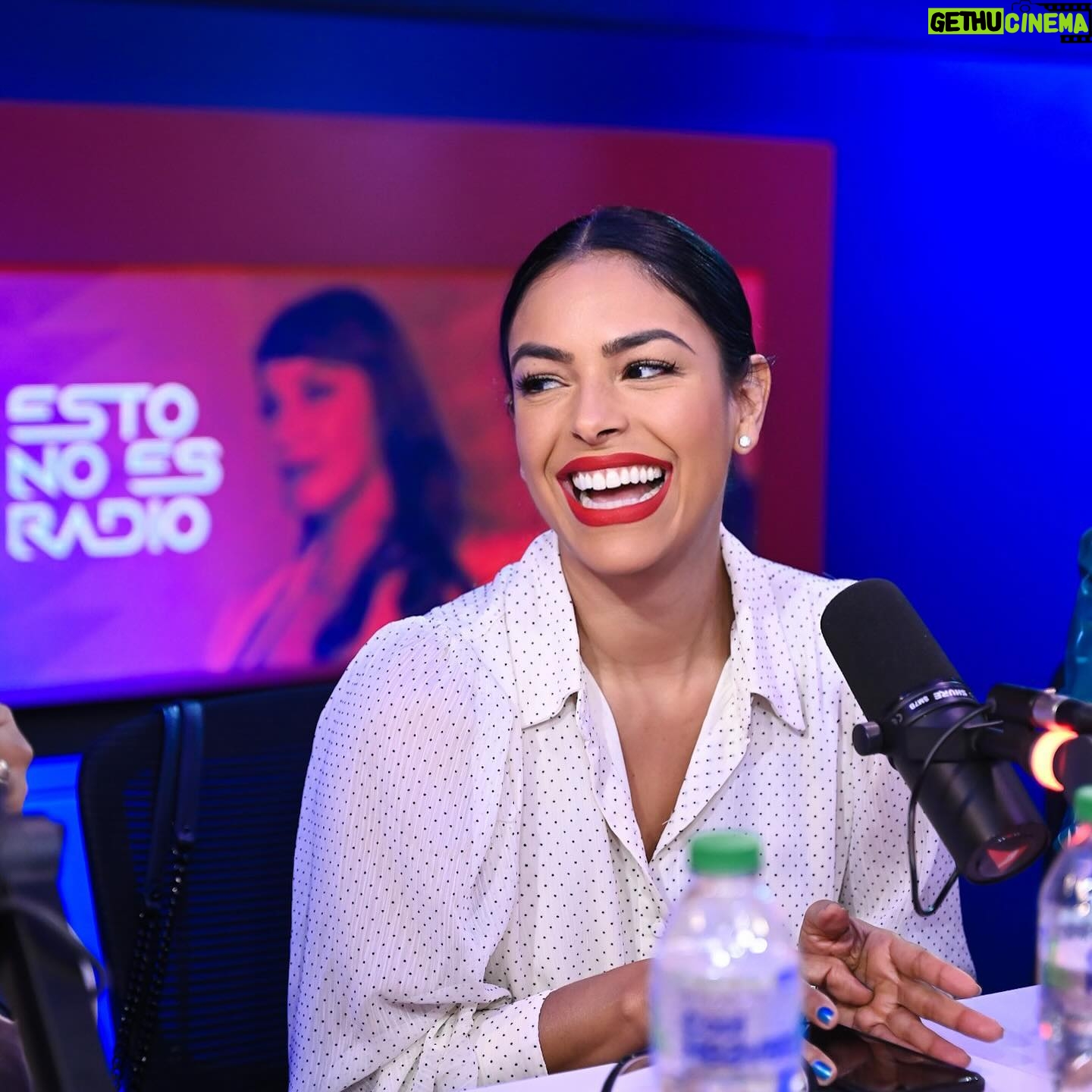 Hony Estrella Instagram - Cero estrés en esta esquina @estonoesradioshow 😂