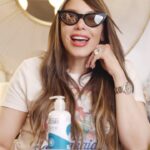 Hony Estrella Instagram - Mis moreiraaas ‼️Espero que estén disfrutando de esta SS ☀️ A todas mis chicas, si van a exponer su pelo al sol en la playa o piscina, les recomiendo el maravilloso Leave In de @ymak_rd 😍 Tiene una textura ligera, dejando tu cabello con soltura y un brillo espectacular: 🧴Para todo tipo de cabello. 🧴Control frizz. 🧴Protector Térmico y UV. 🧴Protege tu cabello de la contaminación y radicales libres. Si lo usan, me etiquetan 😍 #QueTuCabelloNoPareDeCrecer