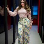 Hony Estrella Instagram - Te invito a ver pórtate bien 👍
